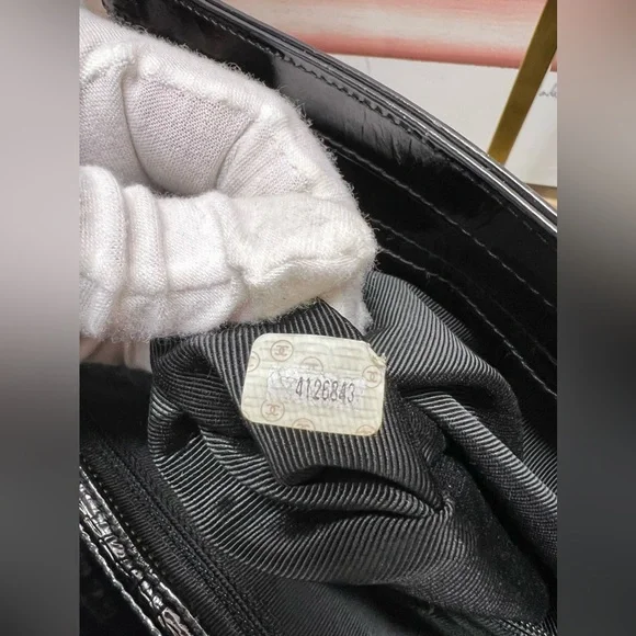 CHANEL Black CC Logo Patent Leather Chain Shoulder Tote Bag-4126843 - Picture 14 of 15